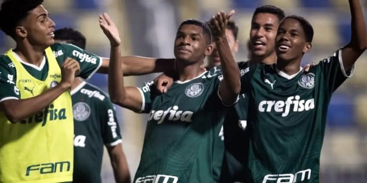 Aos 17 anos, Luis Guilherme ganha minutos no Palmeiras e é elogiado por Abel