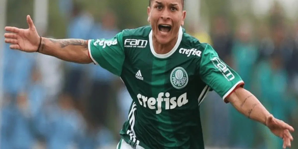 Jornalista  rasga duras criticas sobre a dispensa de jogador do Palmeiras