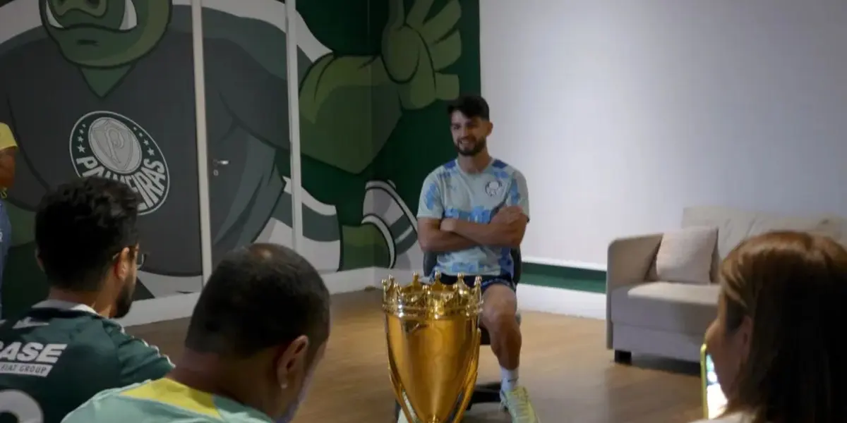 Em boa sequência de gols, atacante participa de ação na Academia