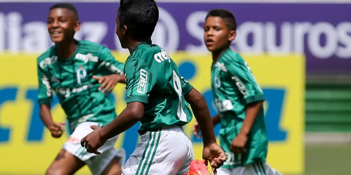 Este ano, o portal GOAL decidiu nomear os 9 jogadores mais promissores nascidos a partir de 2004