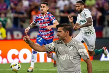 Já nos primeiros minutos, Abel Ferreira já mostrou irritação