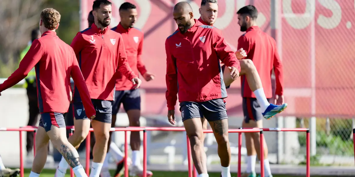 Marcão treinando pelo Sevilla. Foto: Divulgação/Sevilla