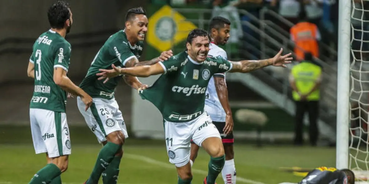 O ex-Palmeiras Ricardo Goulart anuncia sua aposentadoria